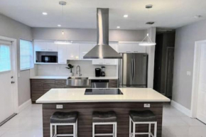 2227 Cody · Hollywood Hideaway: Luxe 3BR Escape
